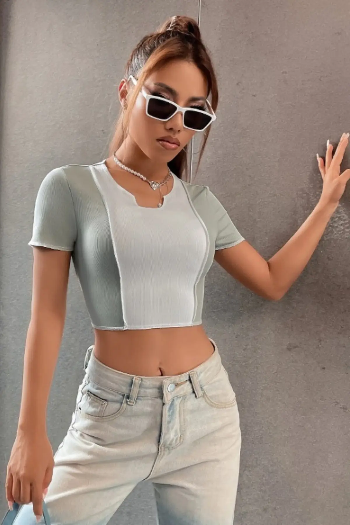 Notch Neck Rib Knit Colorblock Crop top 2